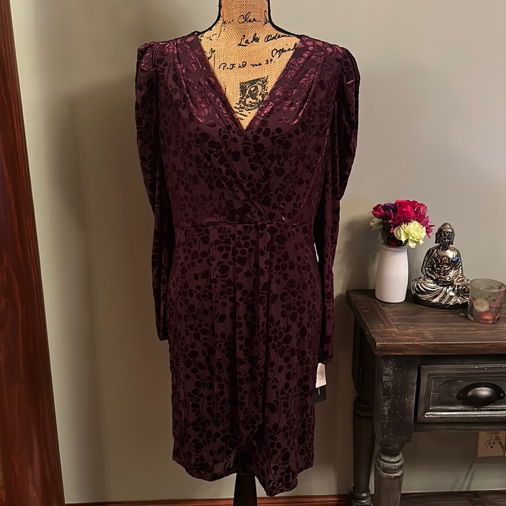 Women’s Tommy Hilfiger dress size 8, NWT.